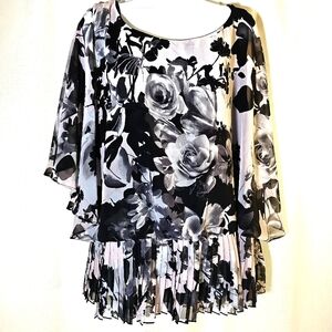 2/$20 Established 1962 Sz 24 Flowy Floral Top